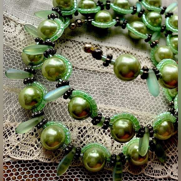 Lustrous Green Glass Beaded Wire Wrap Bracelet Women’s Jewelry Unique Design - Picture 1 of 9